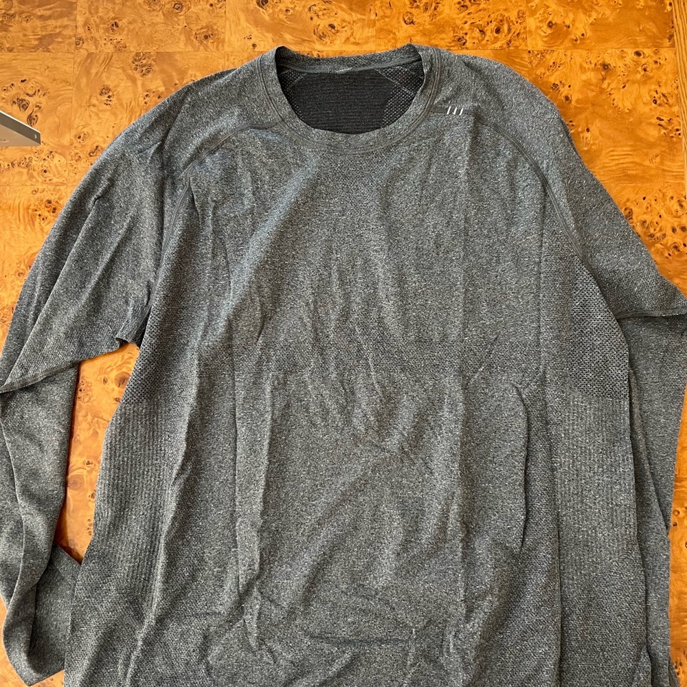 Men’s workout long sleeve